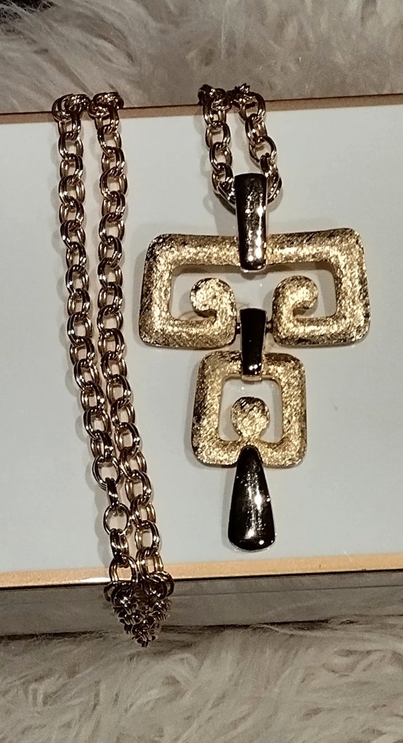 Vintage Kramer Modernist Necklace with Large Stat… - image 1
