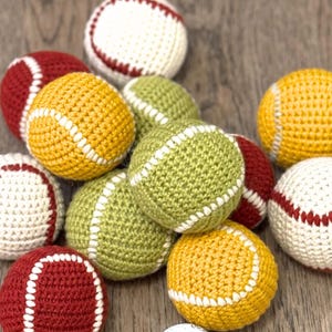 Pelotas deportivas de crochet (tenis y béisbol), incluyendo una pelota de tenis grande (patrón en PDF)