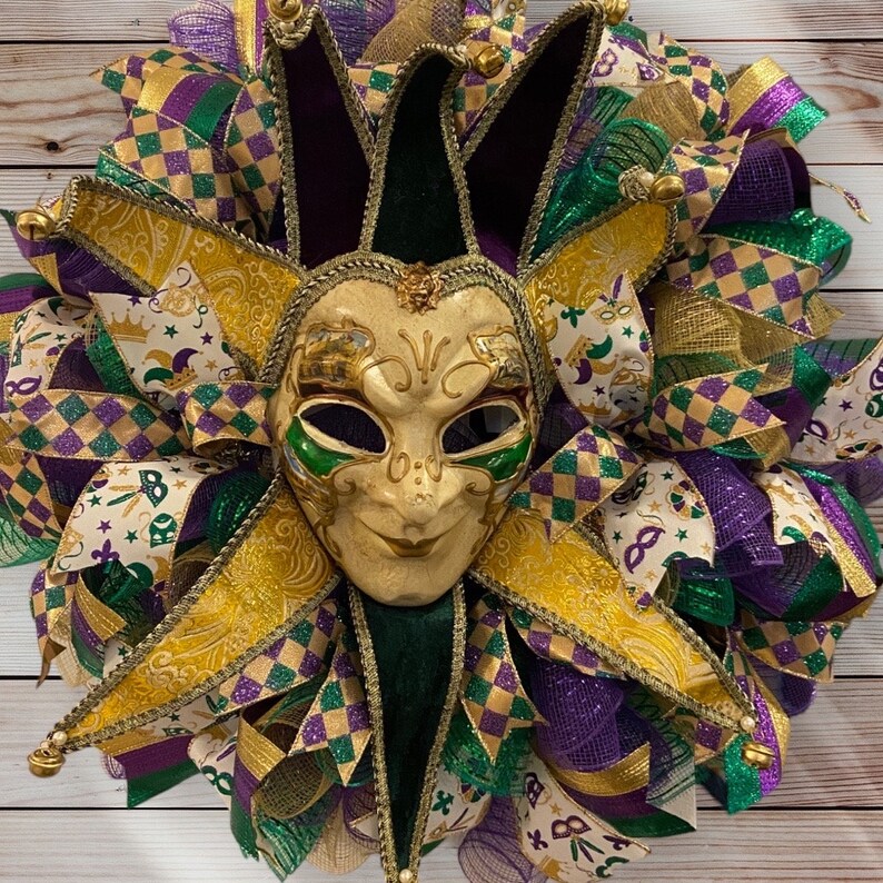 Carnival Mardi Gras wreath, custom Mardi Gras wreath, mask Mardi Gras wreath, Mardi Gras wreath, Mardi Gras door decor, deco mesh wreath image 1