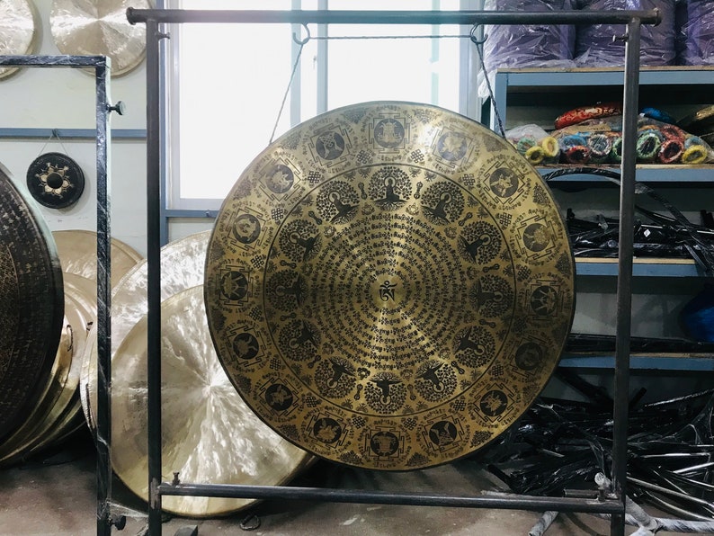 budhhist mantra spiral gong stand