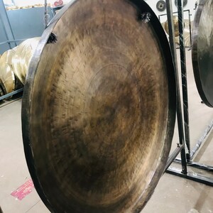 plain back view of handmade gong