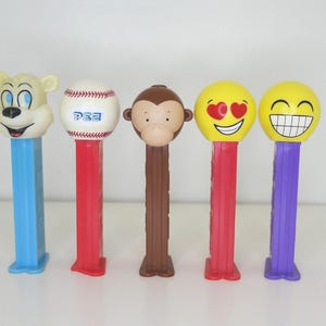 Choose Collectible PEZ Retro Display Figurines