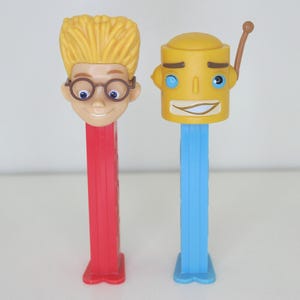Conozca los dispensadores PEZ Robinsons: elija su PEZ: Lewis o Carl - Suelto