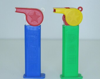 Pair Vintage Pez Dispensers Peanuts Snoopy White Pez & Red White