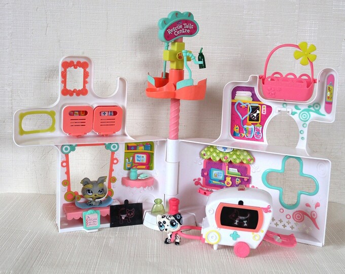 Littlest Pet Shop Play Set LPS Rescue Tails Center Folding Playset Hospital VET Authentic Hasbro