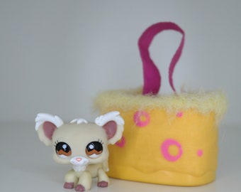Littlest Pet Shop - Hasbro LPS Pet With Accessory #1199 Chihuahua Dog - Vintage Collectible - Preowned