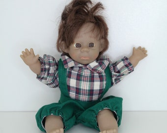 Muñeca de expresión pequeña vintage - Niño encantador - 9'inch