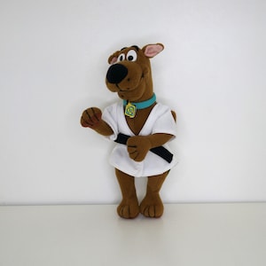 Vintage Poseable Karate Scooby Doo Plushie - Knuffel door Hannah Barbera - Knuffeldier Hond - Klein 7'inch Collectible Toy