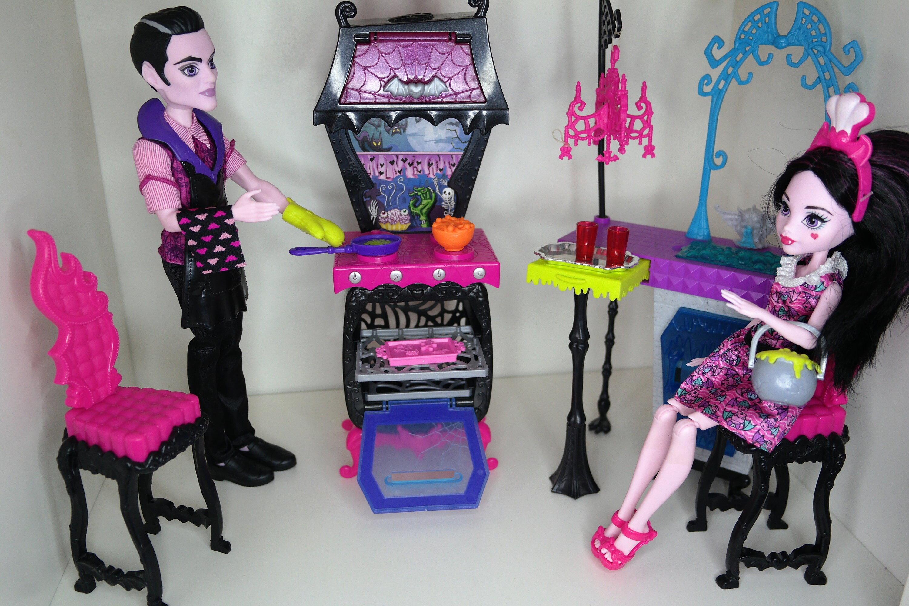 Monster High / Coffret cuisine - Hachette: 9782012268661 - AbeBooks