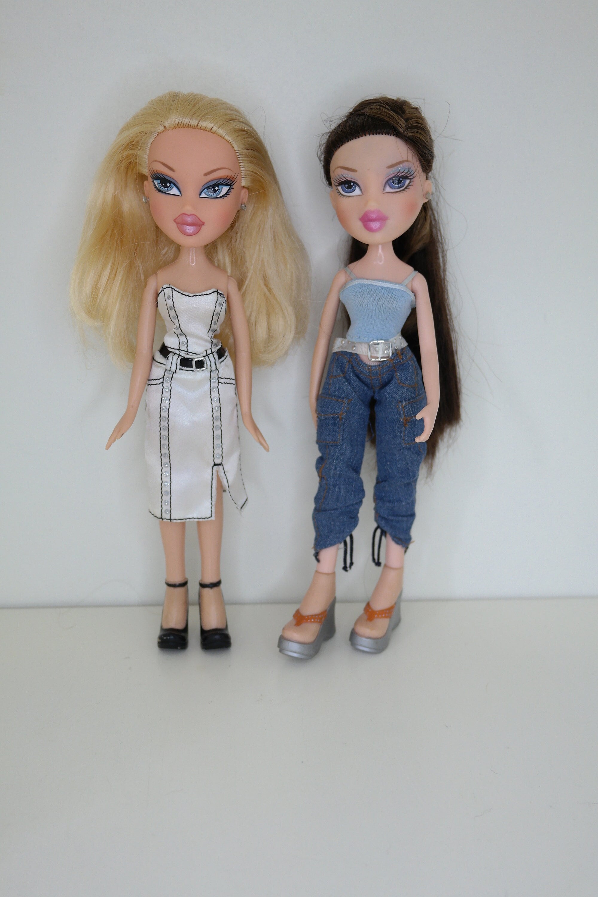 Bratz Dolls Authentic MGA Bratz Bratz Pick Your Fashion Doll: Bratz Cloe  and Dana -  Canada