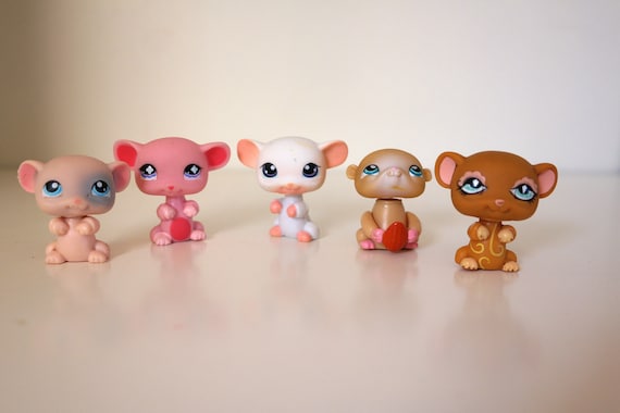 Littlest Pet Shop Is Back! See Who Hasbro Has Tapped to Help Restart the  Brand - Gifts & Decorative Accessories