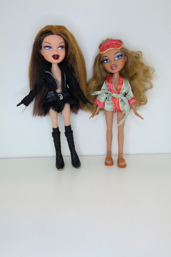 Bratz Dolls Authentic MGA Bratz Pick Your Fashion Doll: Dana 'oh La La' or  Fianna 'flashback Fever' Pre-owned -  Canada