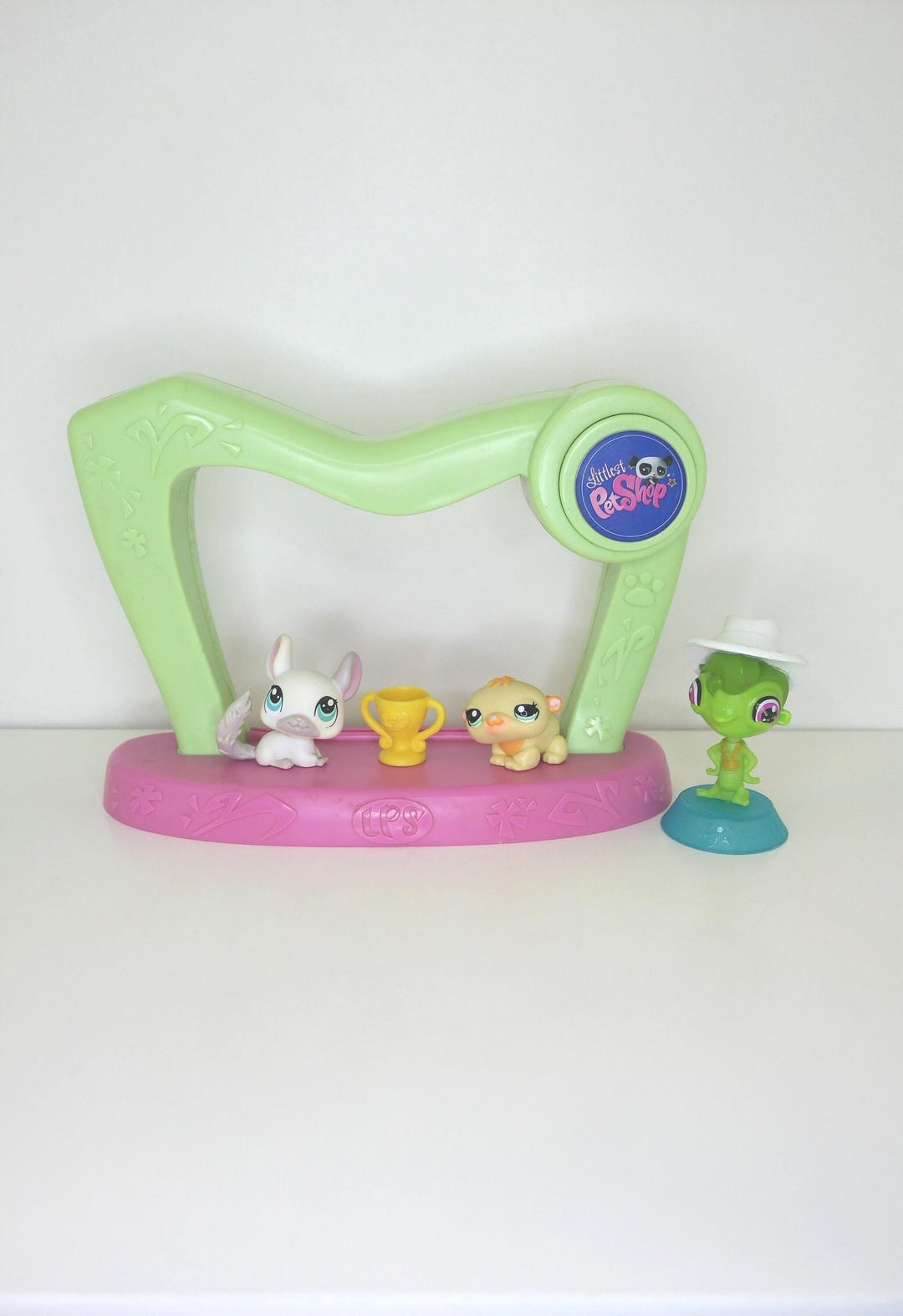 Lps Scene Vintage Hasbro Littlest Pet Shop Spotlight Scene, 3 LPS Pets Play Set ...