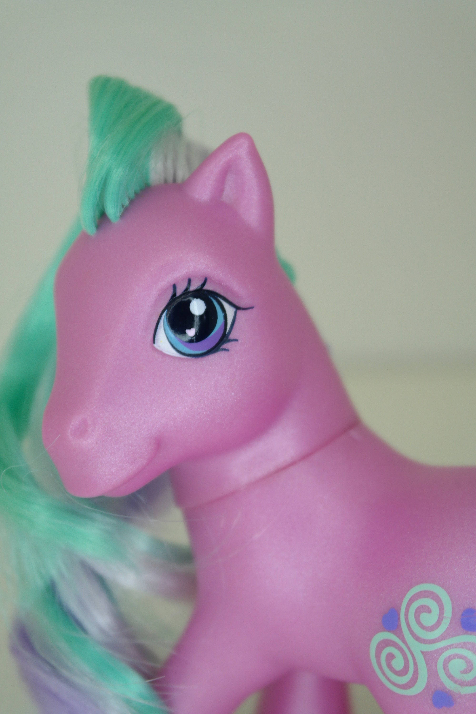 JOUET MY LITTLE Pony G3 McDonalds Toola Roola Happy Meal - symbole de JOUET MY LITTLE Pony G3 McDonalds Toola Roola Happy Meal - symbole de