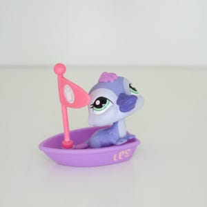 Littlest Pet Shop Authentic Hasbro LPS Platypus # 2528 With Accessory - Preloved Collectible Toy