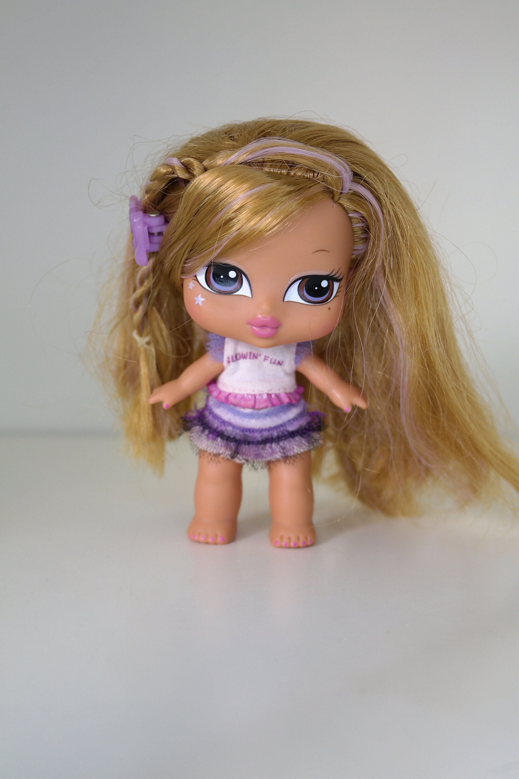 Bratz Babyz Yasmin MGA 4'inch Doll Hair Flair Yasmin Glow in Dark Doll 