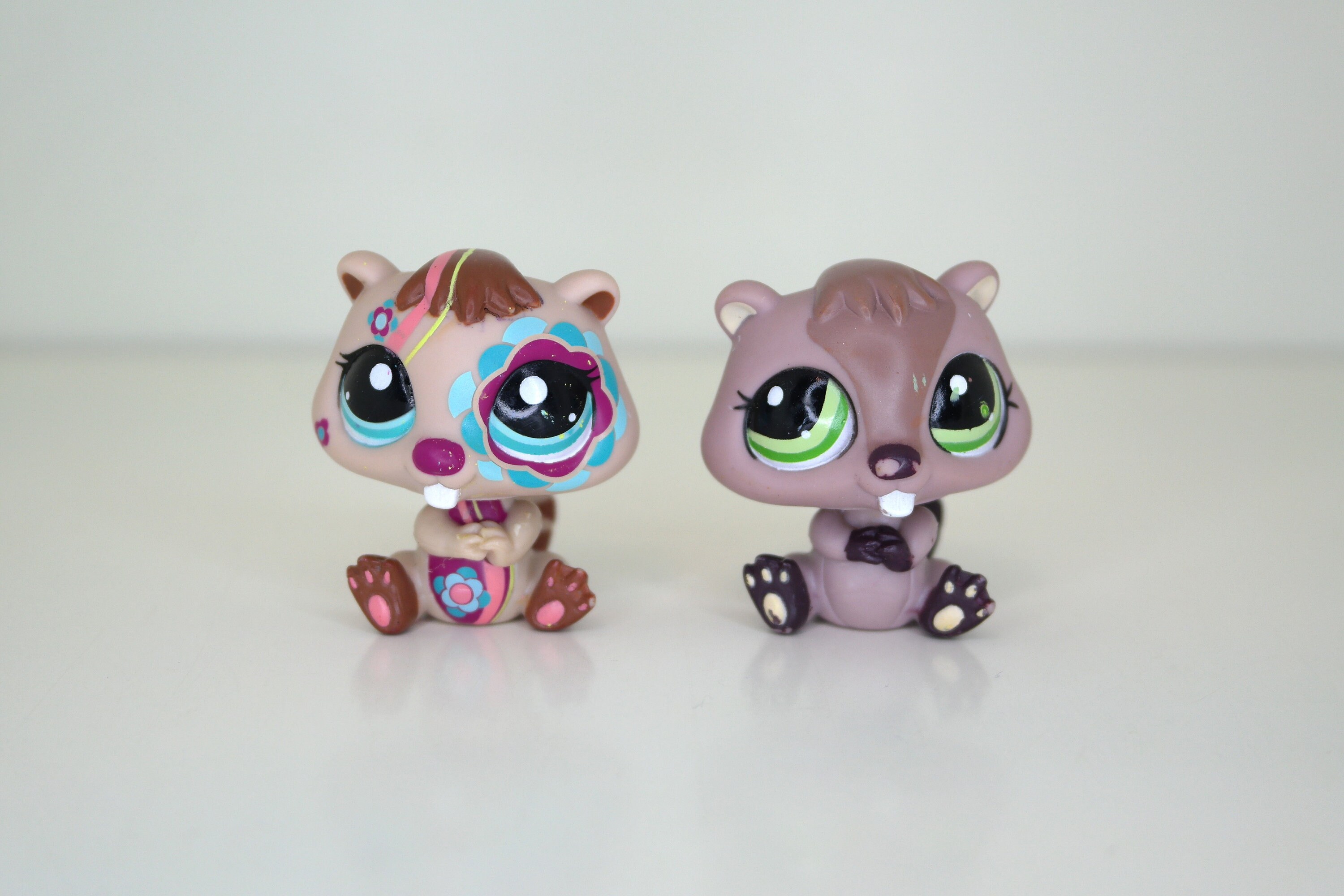 LPS Littlest Pet Shop Figure Pick Your Own Pick A Pet Cats Dogs Birds  Beaver Owl Bunnies 