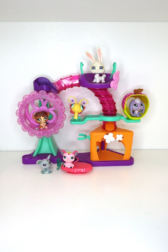 LPS Biggest Littlest Pet Shop Playset with 3 of the original pets &  accessories