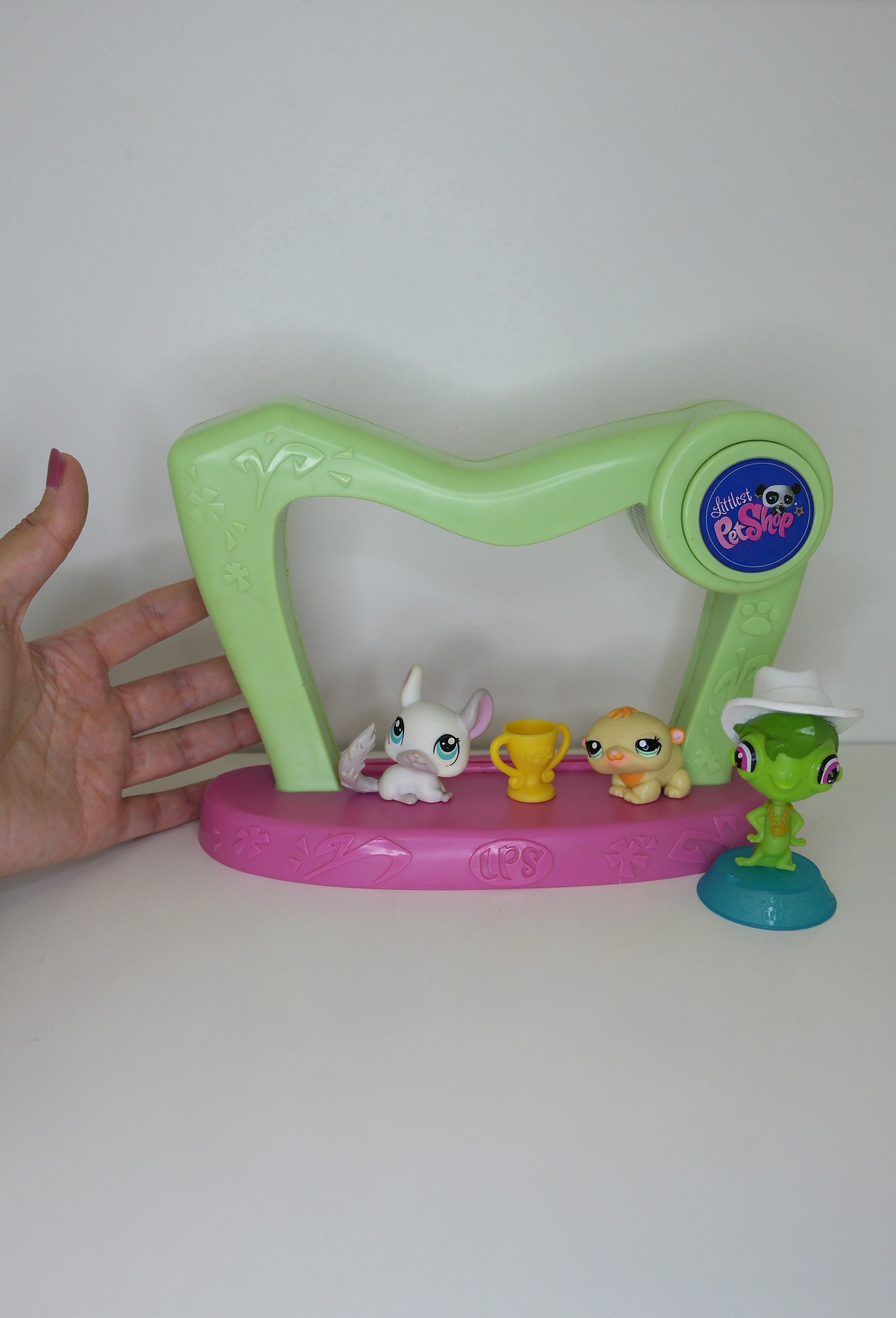 Lps Scene Vintage Hasbro Littlest Pet Shop Spotlight Scene, 3 LPS Pets Play Set ...