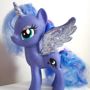 My Little Pony - Princess Luna - Glitter Wings - Pony Figure - Genuine Hasbro Toy - Retired Collectible  - Poor Hair