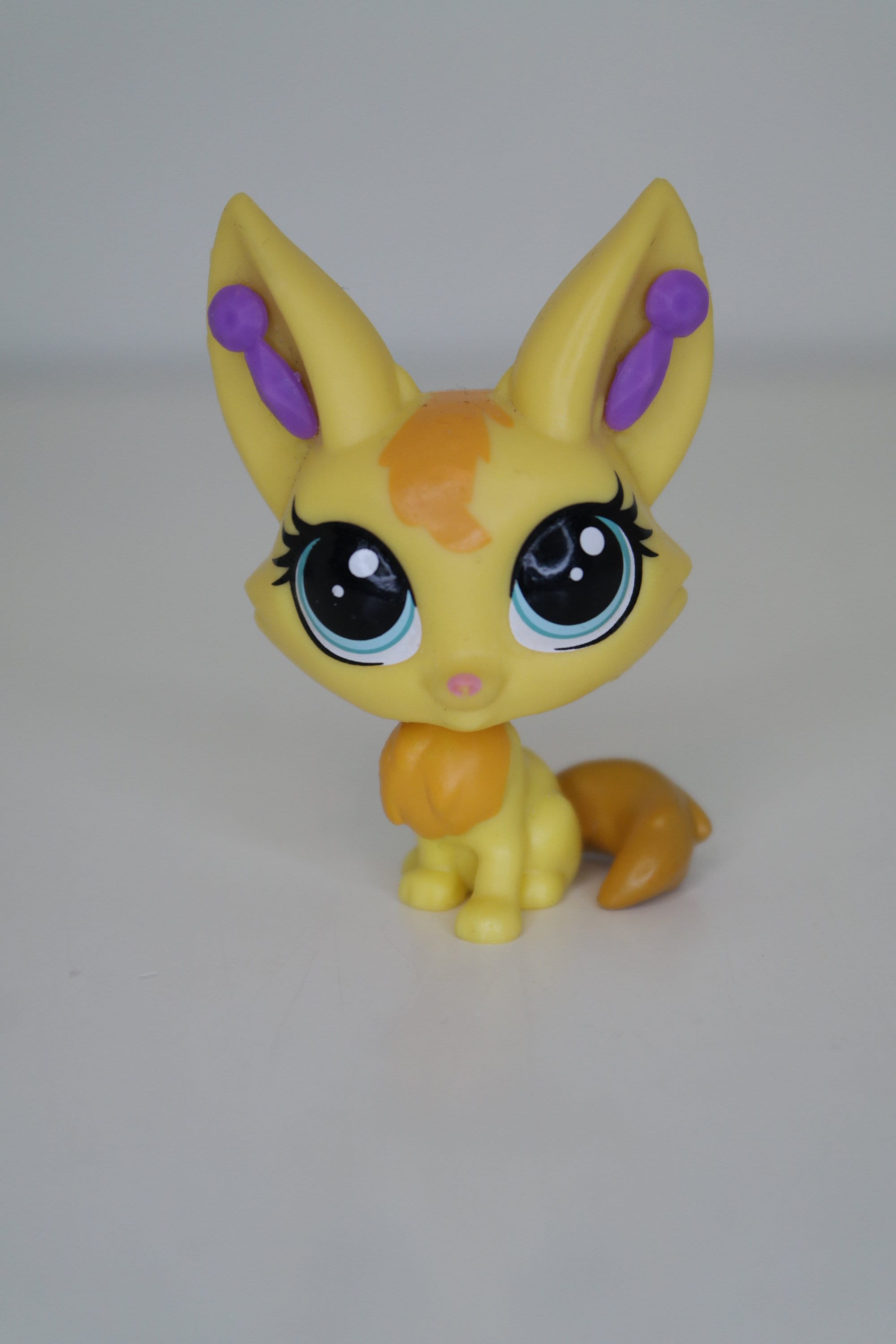 Hasbro Littlest Pet Shop #2588 Donkey Solid Yellow Green Wave 6 Blind Bag  LPS