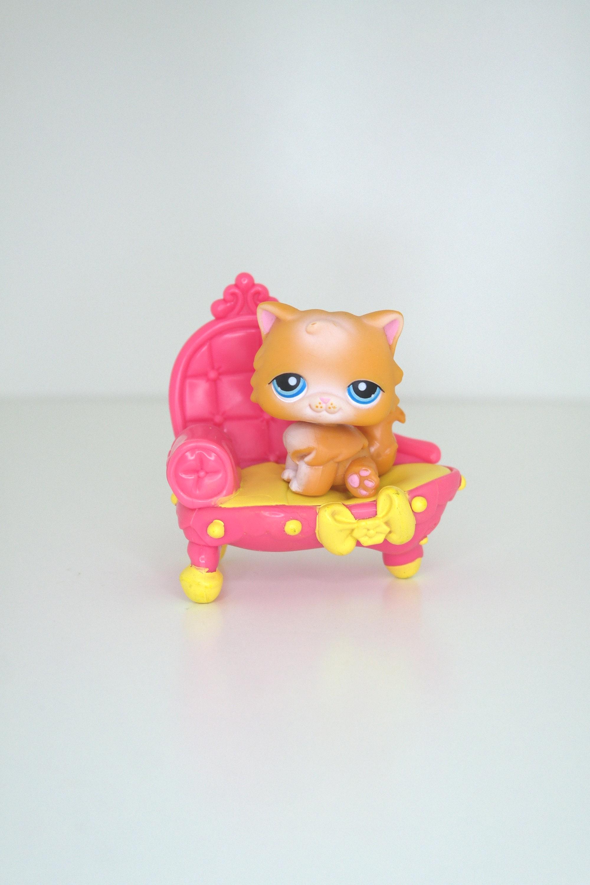 Vintage LPS Persian Cat #153: Collectible Littlest Pet Shop Toy