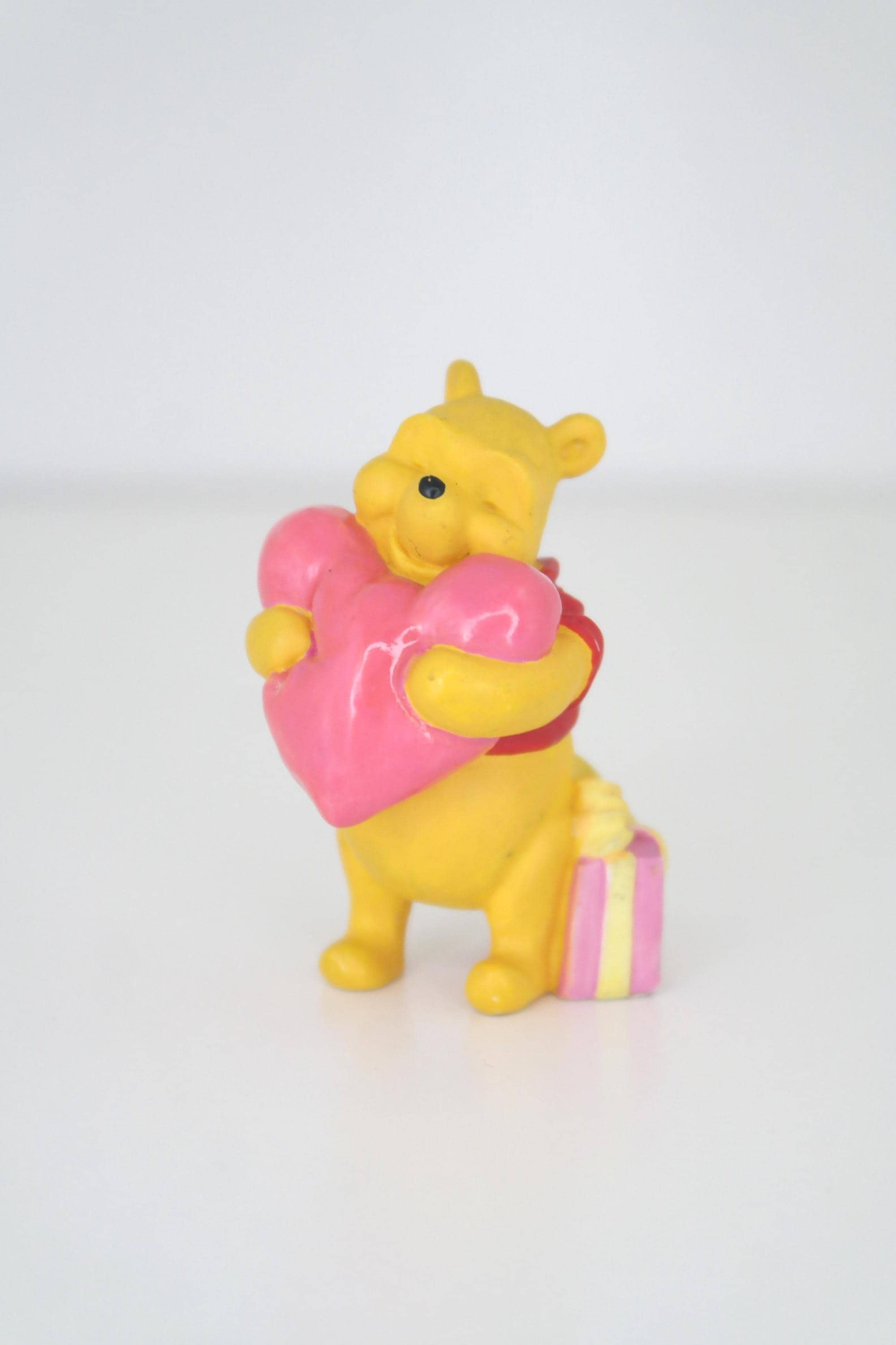 Vintage 2001 Disney Winnie the Pooh Ceramic Ornament - Heart & Gift - Collectible