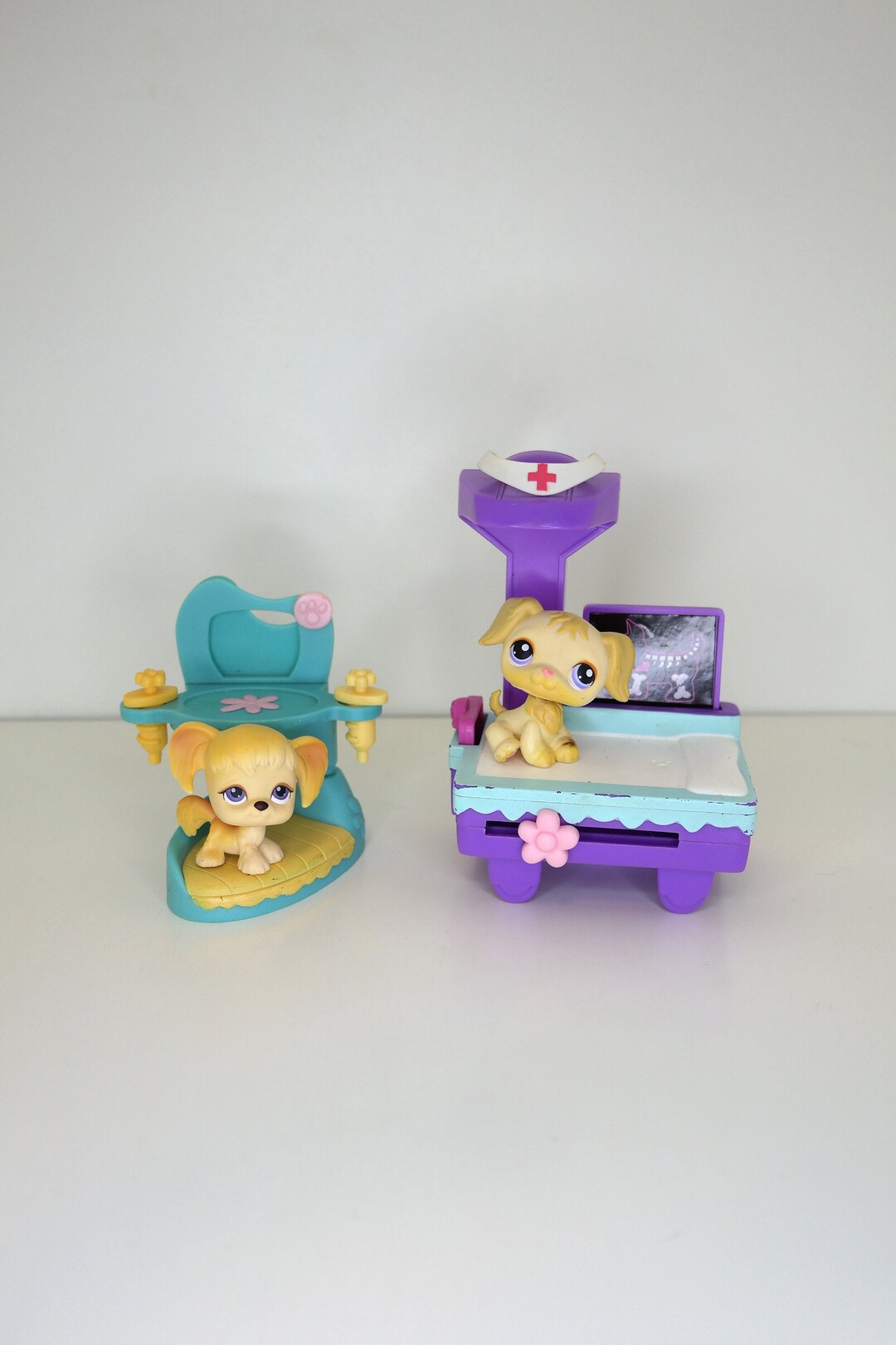 Littlest Pet Shop Hospital Set 268 Retriever and 291 Spaniel LOT of