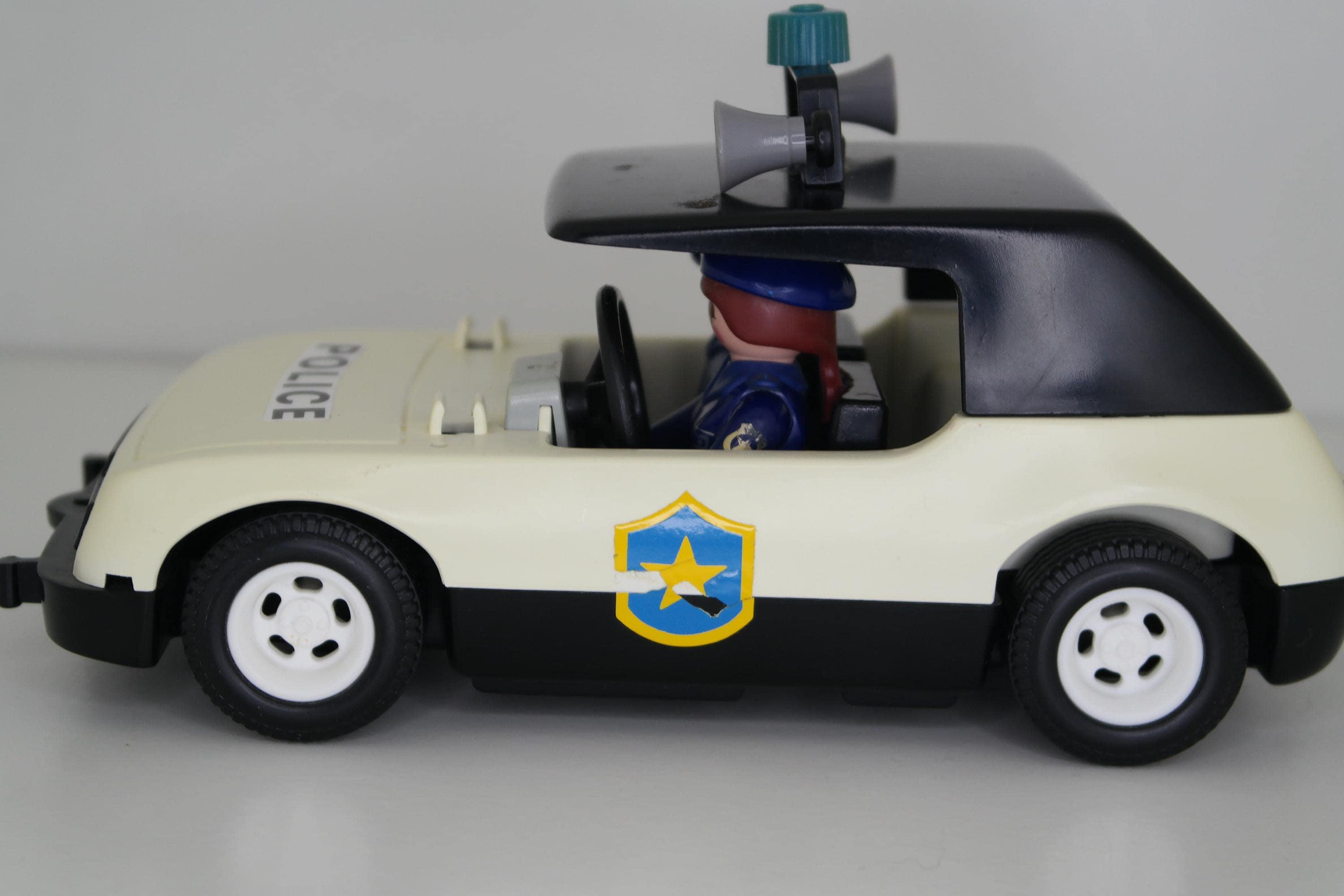 ヴィンテージ 1976 プレイモービル ジオブラ ポリスカーと 1997 年製