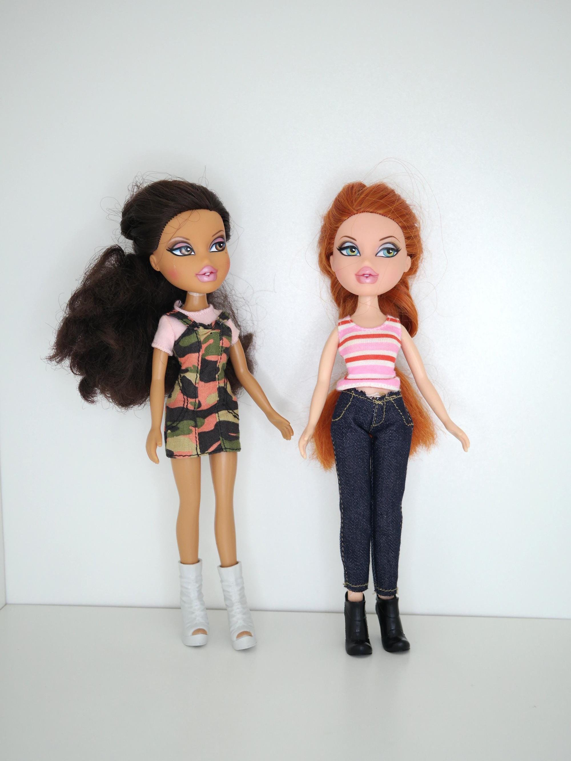 Muñeca bratz pelo negro verde España