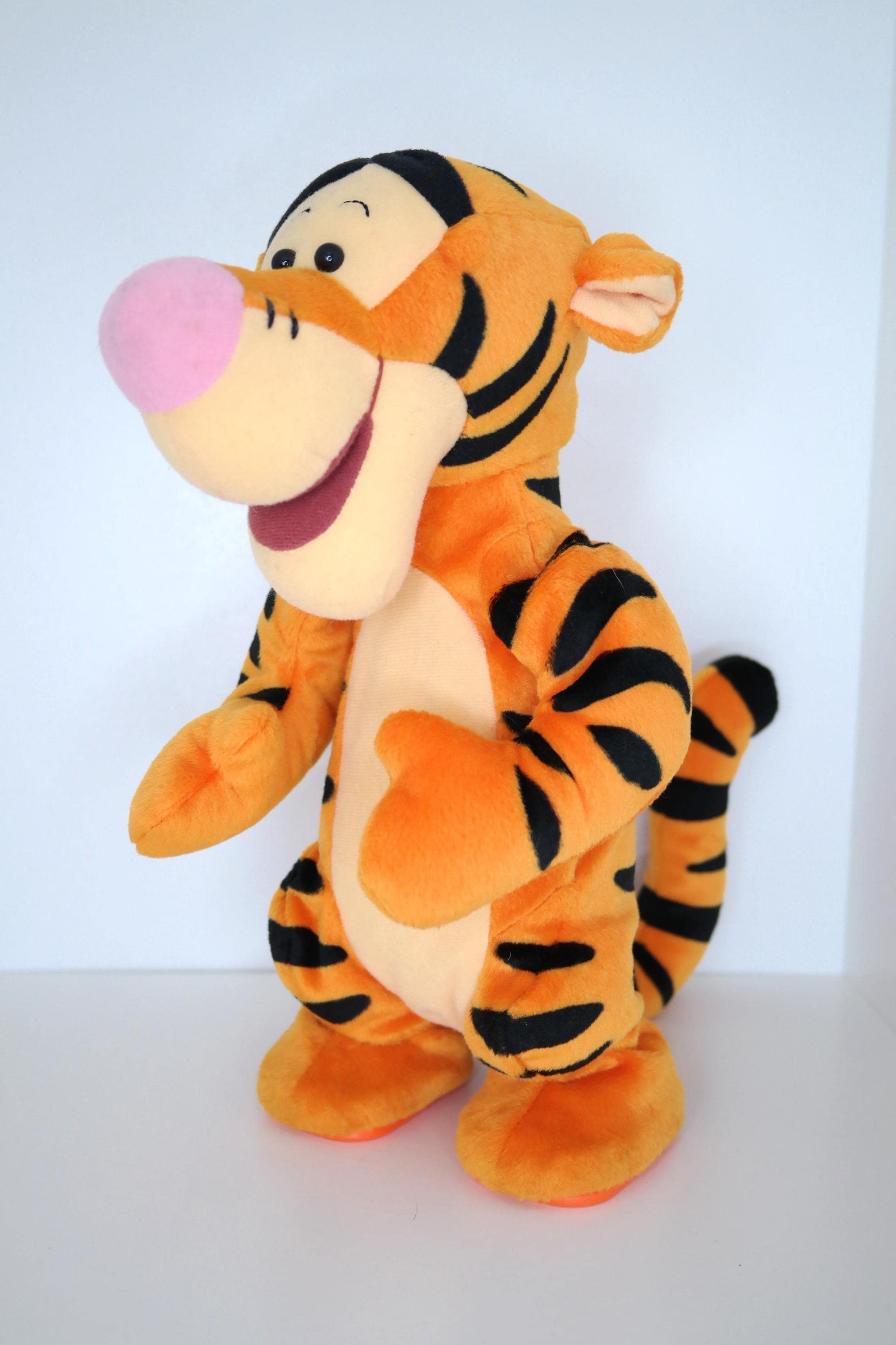 Tigger Tiger Saltarin Fisher Price Peluche Tigger Saltarín De