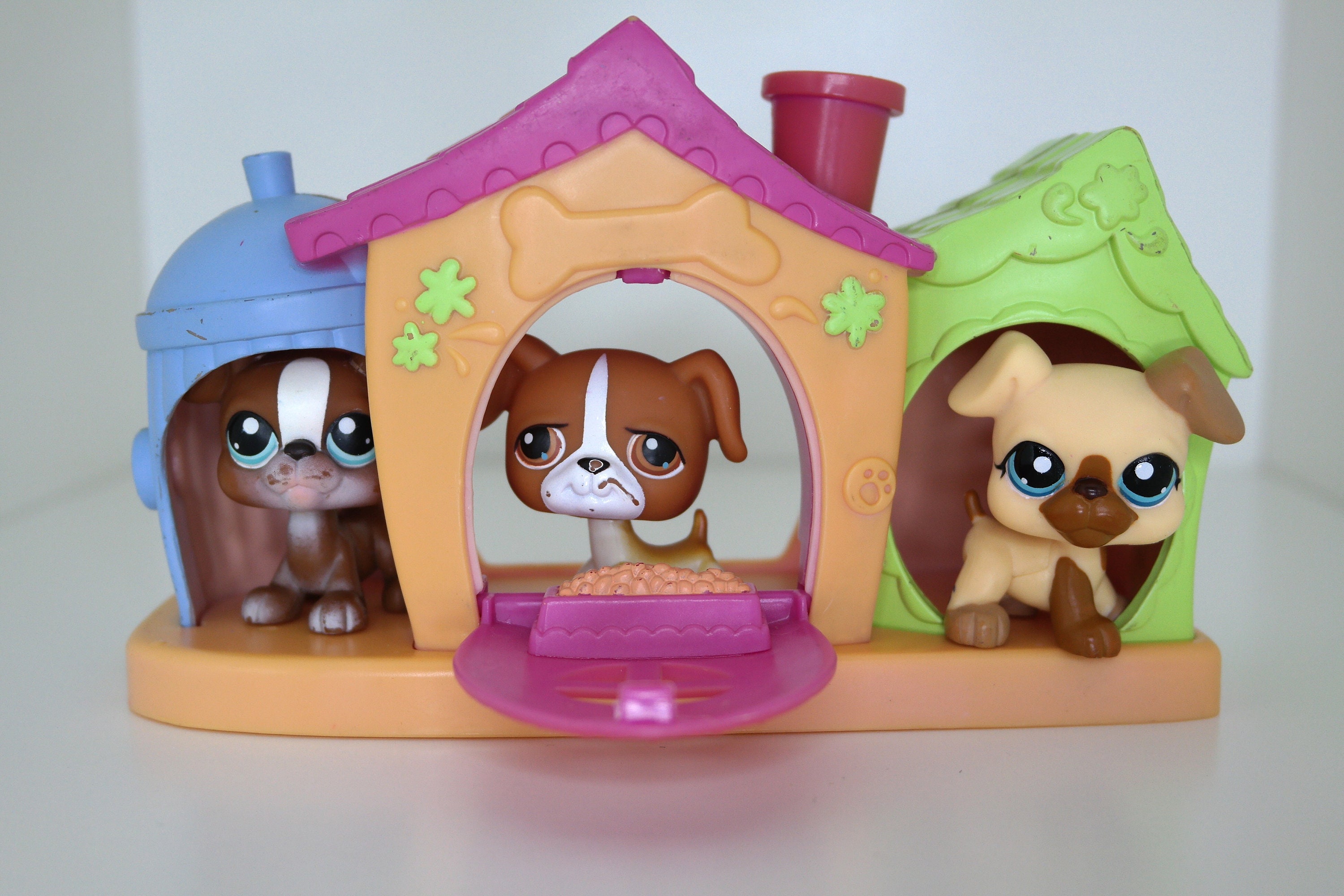 Figurine Littlest PetShop - Chien Boxer N°83 - Occasion