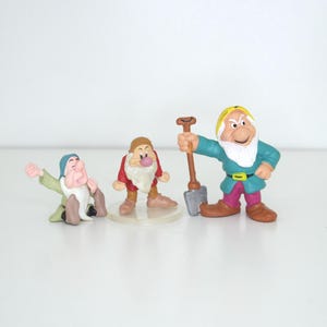 Set Mit 3 Figuren Von Schneewittchen Zwergen - Authentische Figuren - Kleine Sammelfiguren - Vintage Sammlerstücke