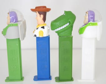 【中古品】トイストーリー(バズ)ペッツディスペンサー トイストーリー PEZディスペンサー - バズ・ライトイヤー