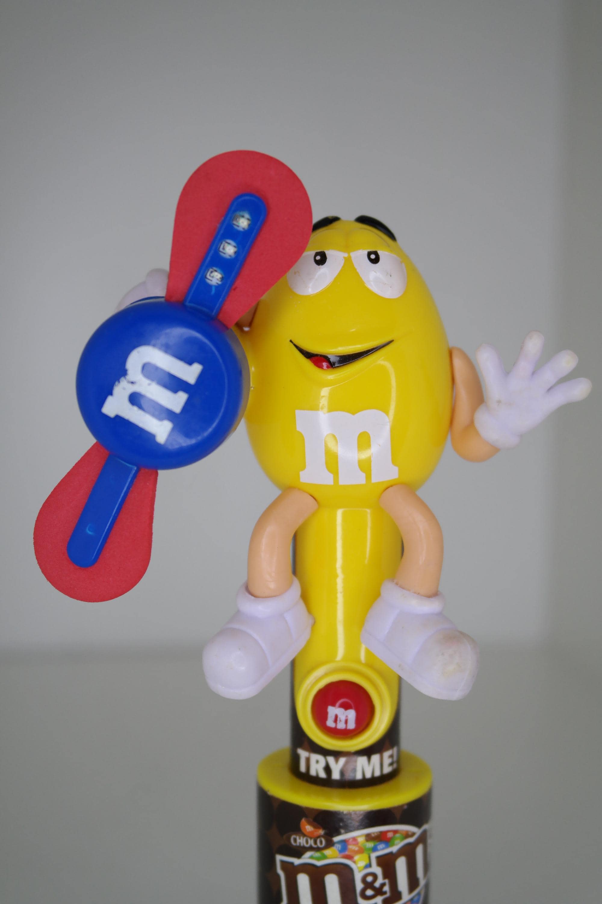 Vintage M&m's Yellow Character Fan, Light up Toy, Y2K 2000s Retro