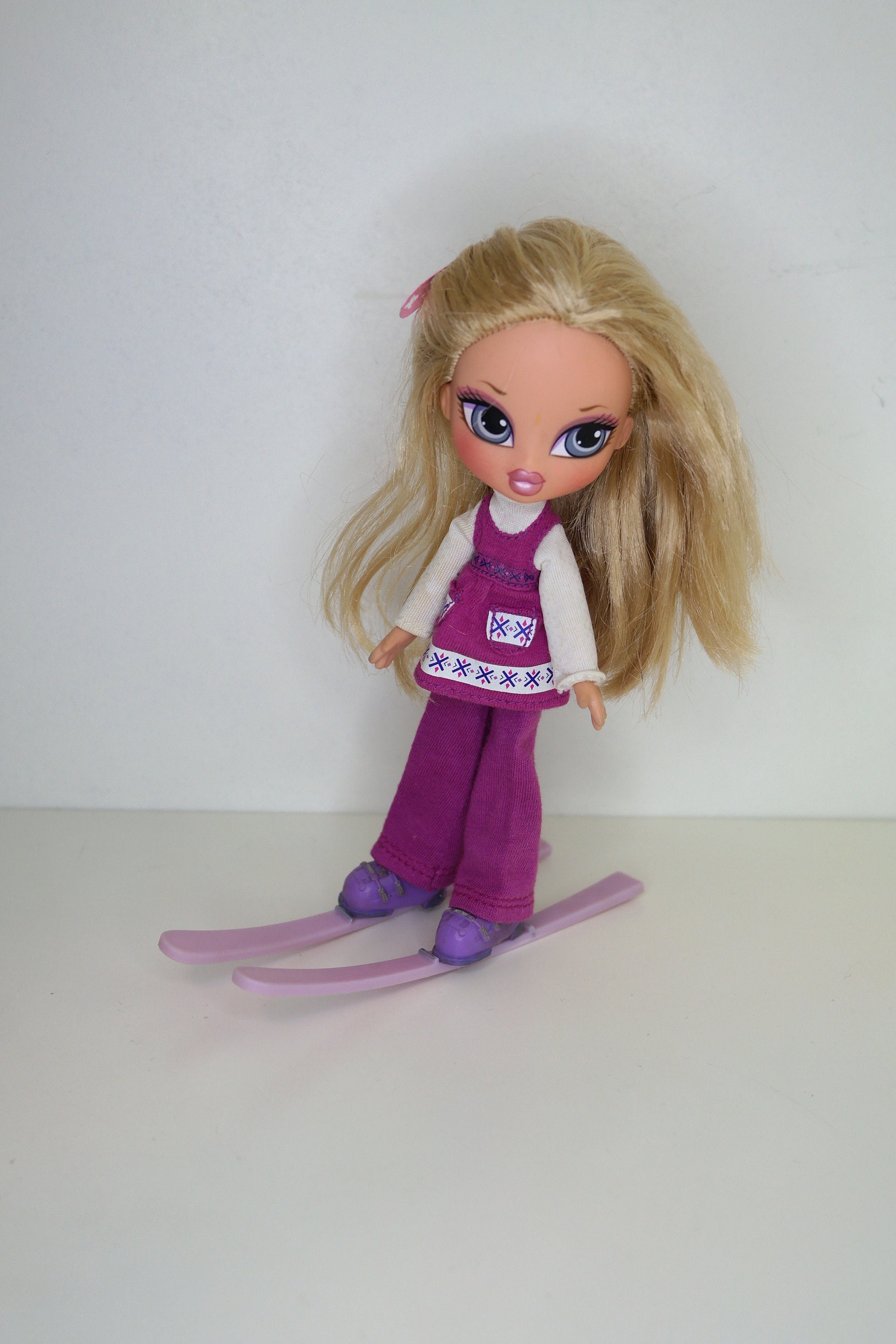 Bratz Kidz - Cloe Doll - Winter Vacation - Authentic MGA - Pre