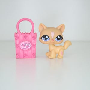 Littlest Pet Shop - Hasbro LPS Pet With Accessory  #1537 Cat - Vintage Collectible - As Is
