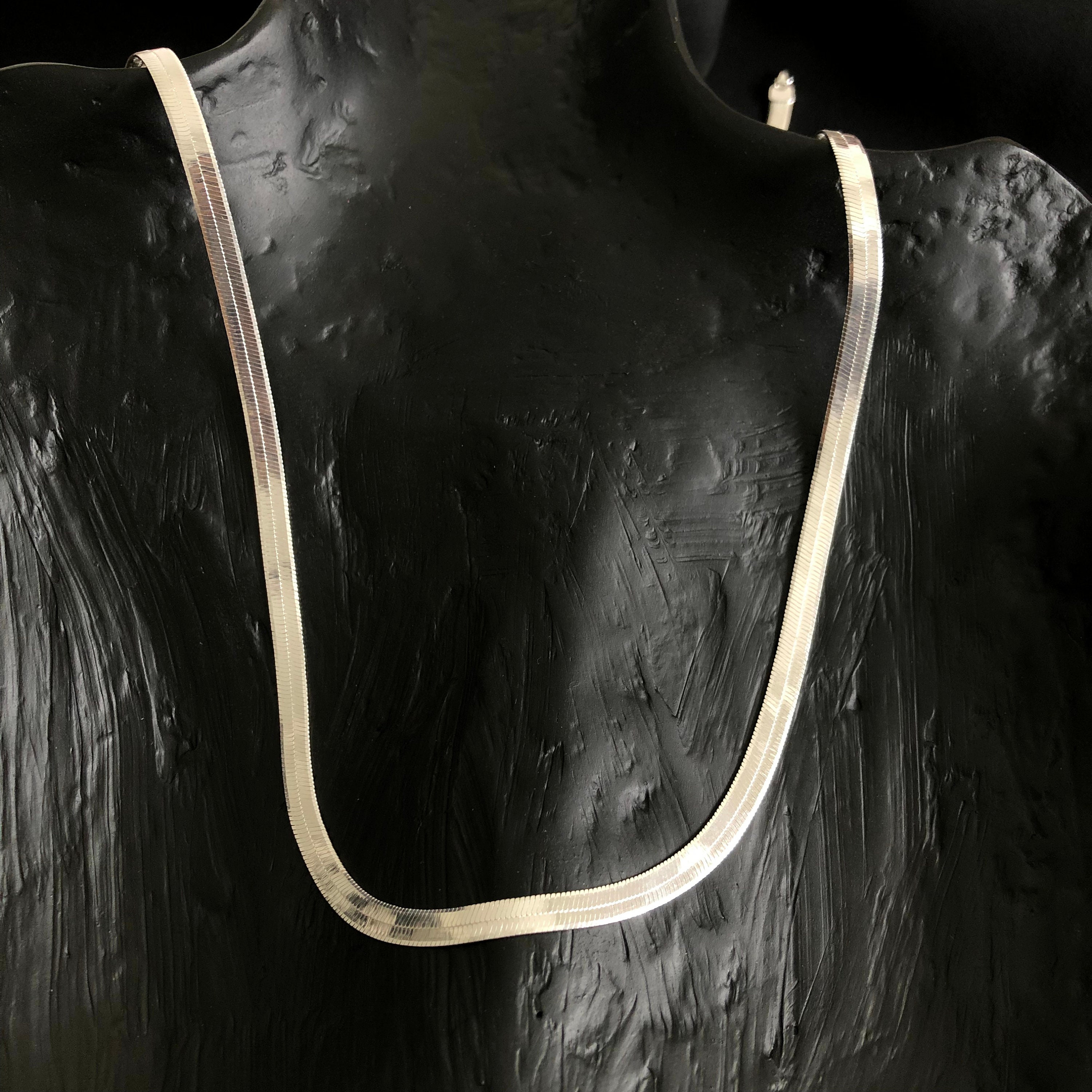 Collier Chaîne Serpent Argenté Avec Cristaux Fumés - Bijou Vintage Fantaisie - État Impeccable