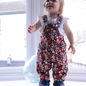 Frankie Latzhose Baby Kleinkind Digitales Schnittmuster - Alter 6 M - 2 Jahre
