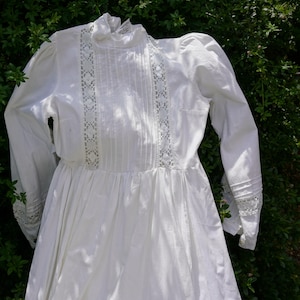 Laura Ashley 70s praire ditsy maxi dress