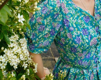 Vintage lovey 80s Laura Ashley dress