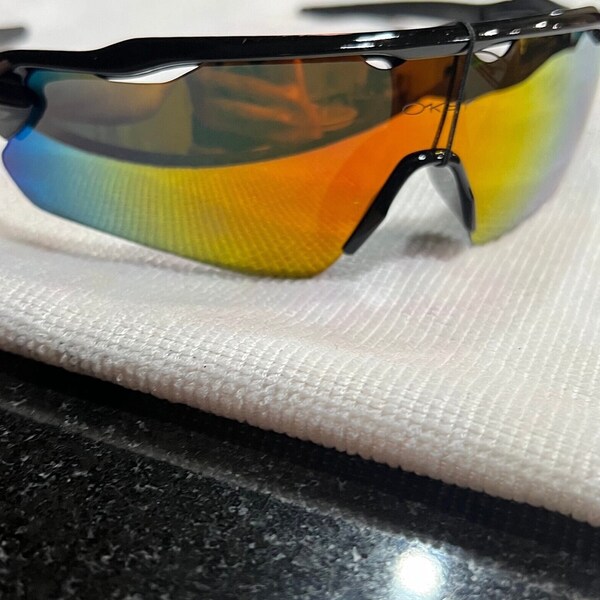 Sporty frame radars sunglasses sporty oa kk