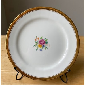 8 CAULDON CHINA V7344 Floral Center Gilt Rim Salad Plates - England - GUC