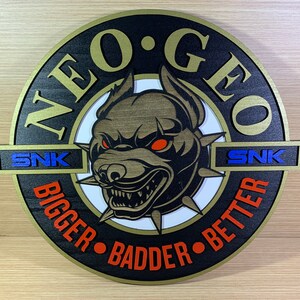 Display Sign Logo NEO GEO custom Dog Tag zegel in hout - Display hang muur Man Cave Aes Cartel Madera Wood