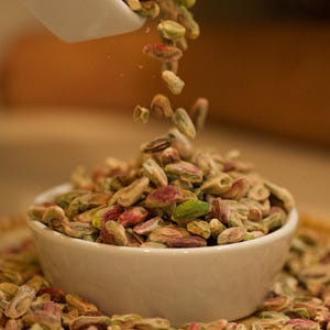 Raw Turkish Pistachios | Shelled | 9.2 oz | Non-GMO | Natural & Healthy Snack