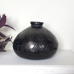 Barro Negro Black Clay Dona Rosa Pottery Vase, Signed By The Artist, Made In Mexico