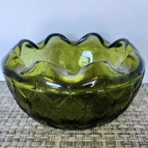 Midcentury Indiana Glass Quilted Duette Pattern Bowl with Ruffled Edge Avocado Green