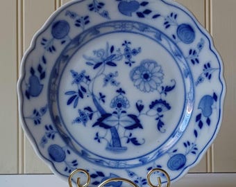 Antique Meissen Blue and White Dinner Plate Blue Onion, Cottage
