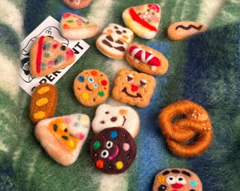 Handmade Wool Felt Food: Pizza, Cookie, Bread, Hotdog - Nursery Decor