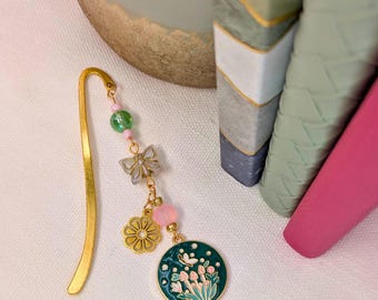 Meadow Dreams Bookmark Charm | Floral Beaded Bookmark with Butterfly and Flower | Handmade Gift for Book Lovers | Unique Handmade Gift